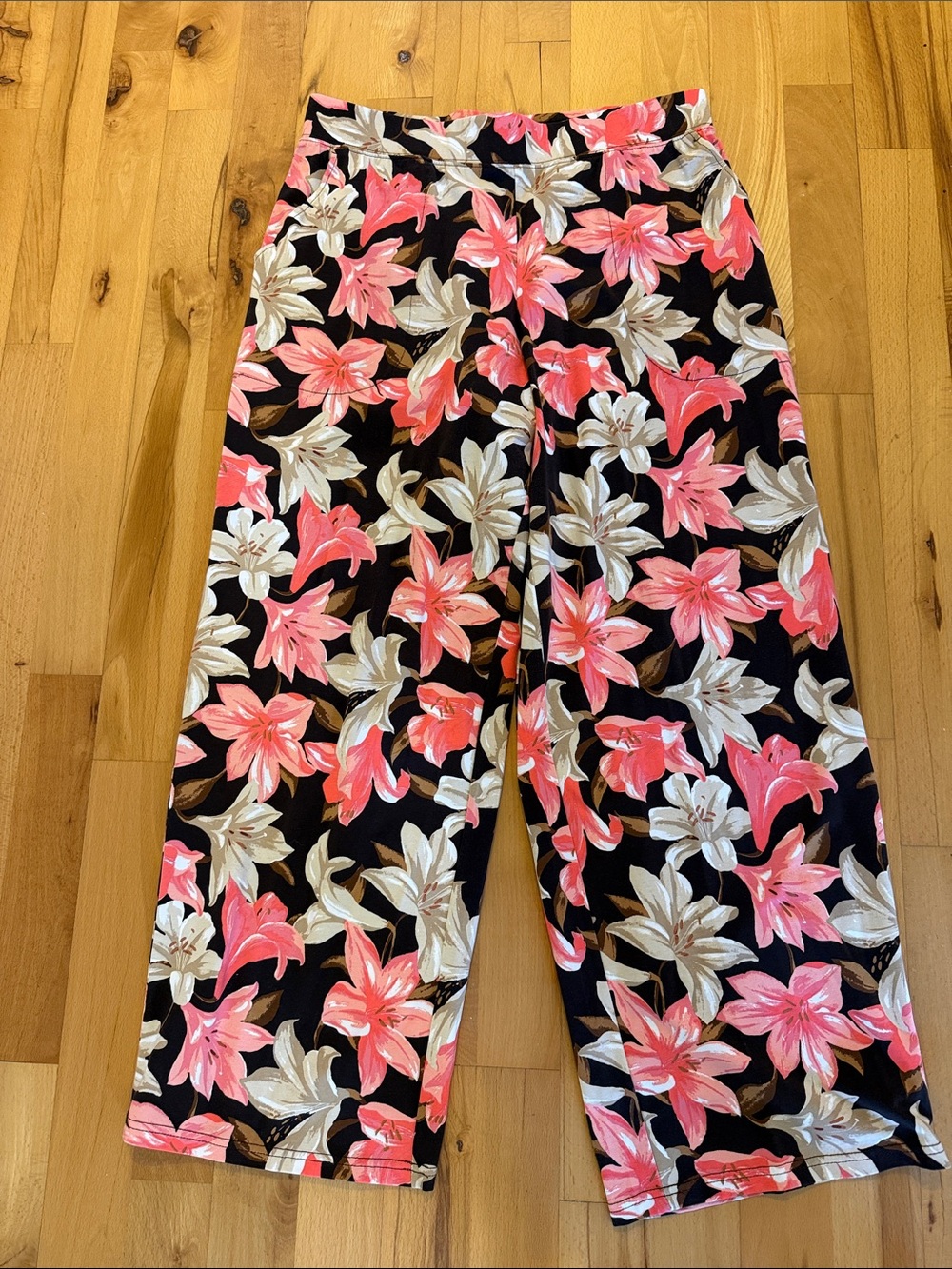 D&Co Beach Pull-On Pants Brown with Salmon & Tan Lilies
